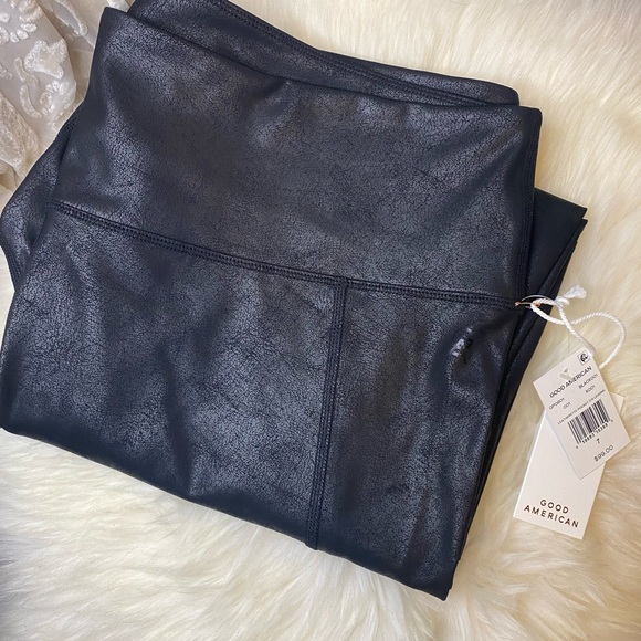 Good American Leatherette Pocket 7/8 Legging - Picture 5 of 5